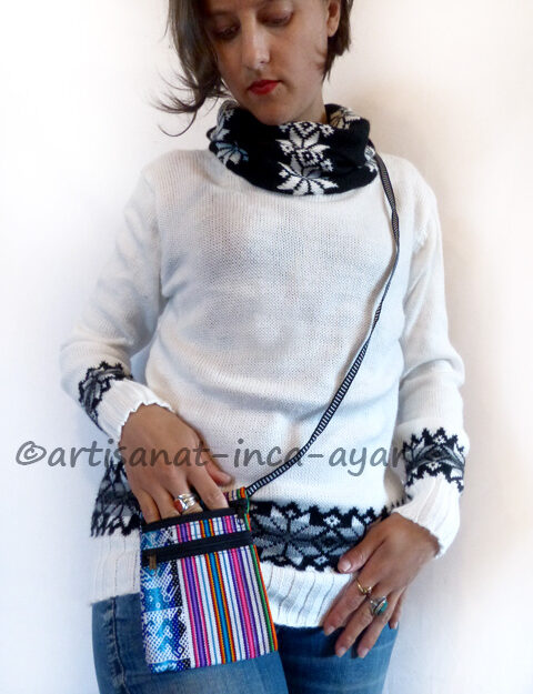 Petite pochette en tissu péruvien