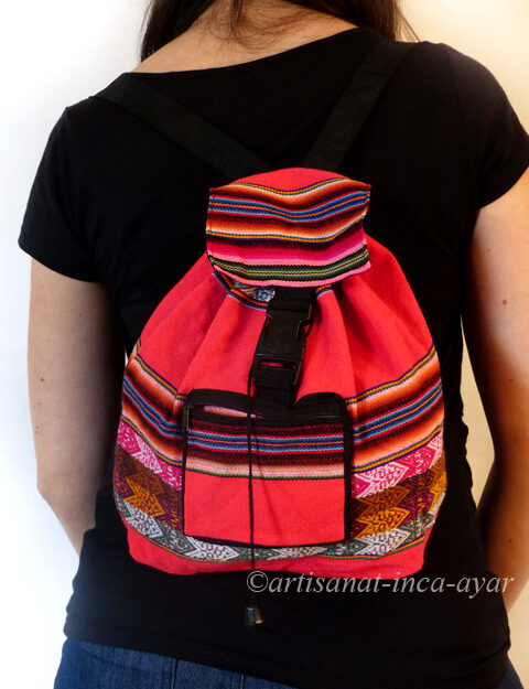 Petit sac à dos en tissu péruvien rose vif