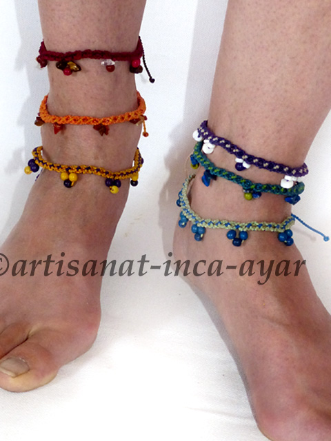 Bracelets de cheville en macramé