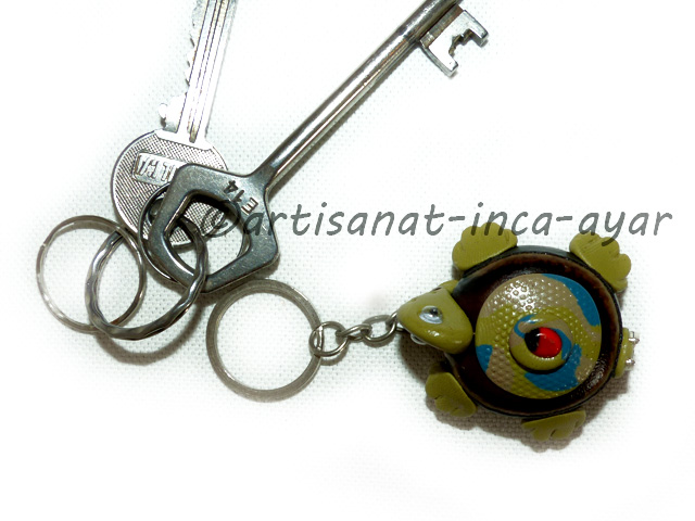 Porte clé tortue en graine d'Amazonie