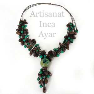 Collier en grains de café et graines vertes d'achiras