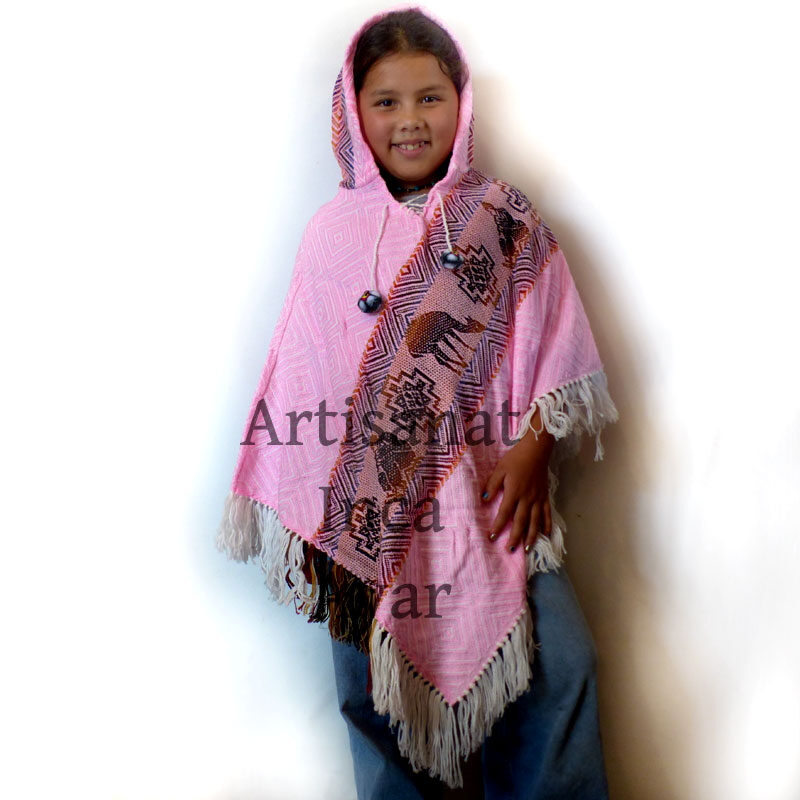 Poncho enfant tissé en laine d'alpaga rose pâle