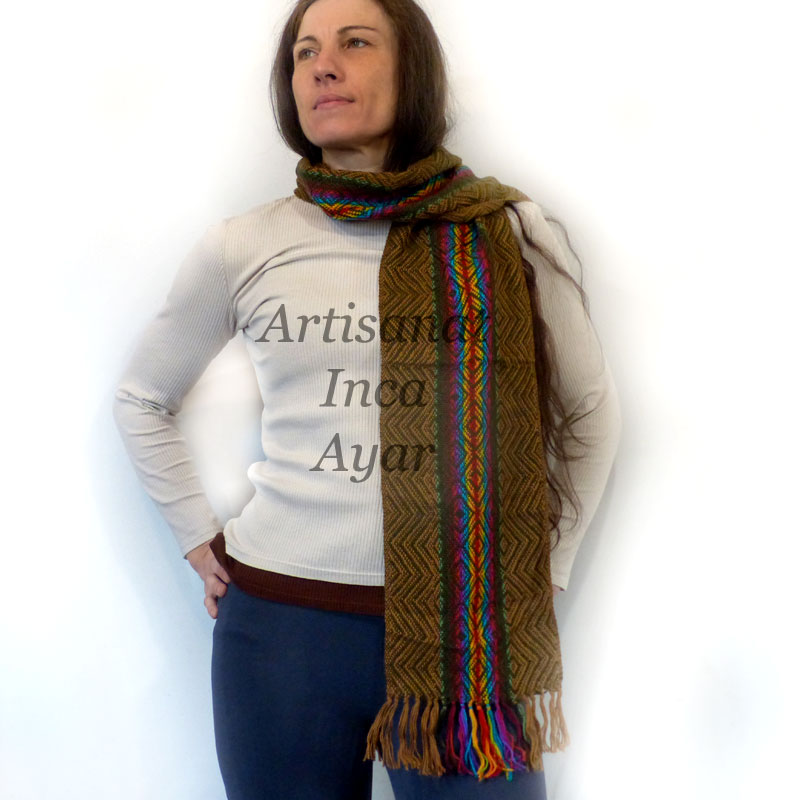 Echarpe en laine d'alpaga marron et arc en ciel