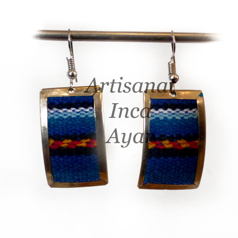 Boucles d'oreilles en métal et tissu péruvien bleu