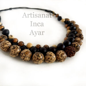 Collier triple rangées de graines naturelles