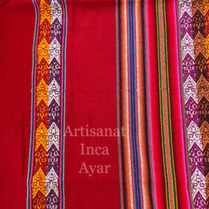 Tissu péruvien rouge et multicolore