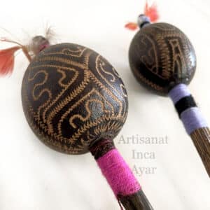 Maracas chamanique shipibo en graine
