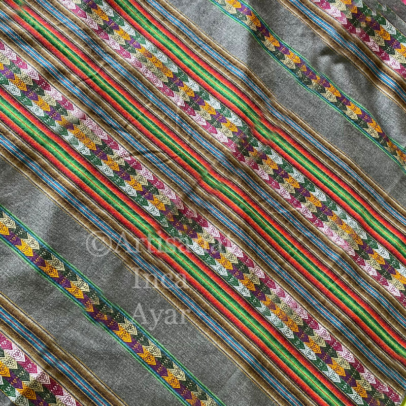 Tissu péruvien gris et multicolore