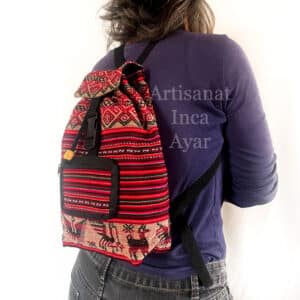 Petit sac à dos en tissu péruvien rouge foncé